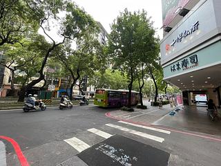Zhongshan - X之X號 Lane 183, Section 2, Zhongshan North Road, Zhongshan, Taipei 12