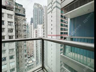 Wan Chai - The Avenue Phase 2 Block 2 07