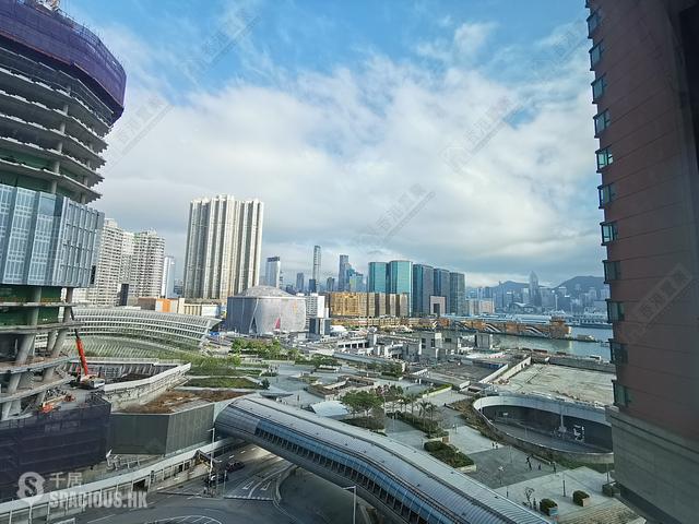 West Kowloon - The Arch Star Tower (Block 2) 01