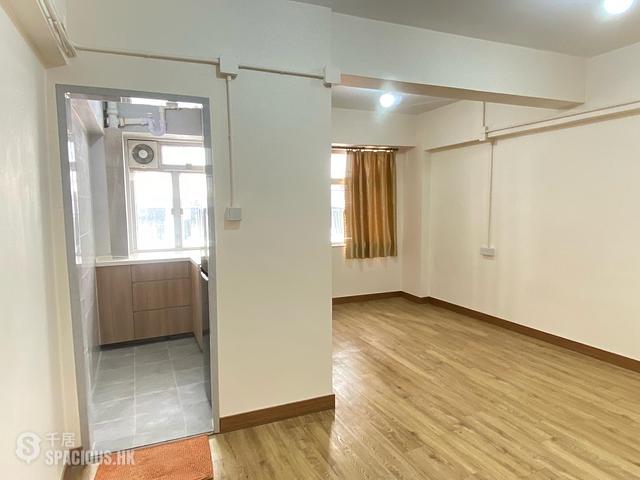 Central - 50, Gage Street 01