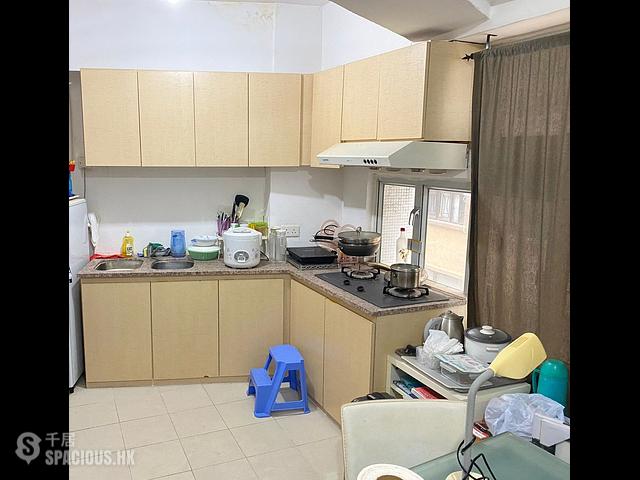 Sheung Wan - 3, Hillier Street 01