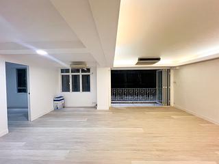 Wan Chai - Phoenix Court Block 4 02