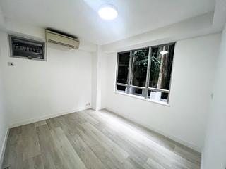 Wan Chai - Phoenix Court Block 4 08