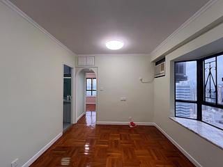 Sai Ying Pun - Kwong Fung Terrace Block 2 03