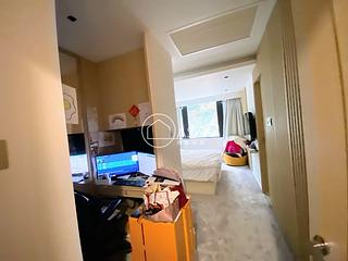 Happy Valley - 9-10, Briar Avenue 03