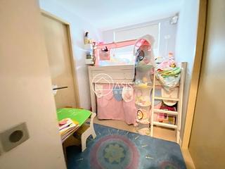 Happy Valley - 9-10, Briar Avenue 04
