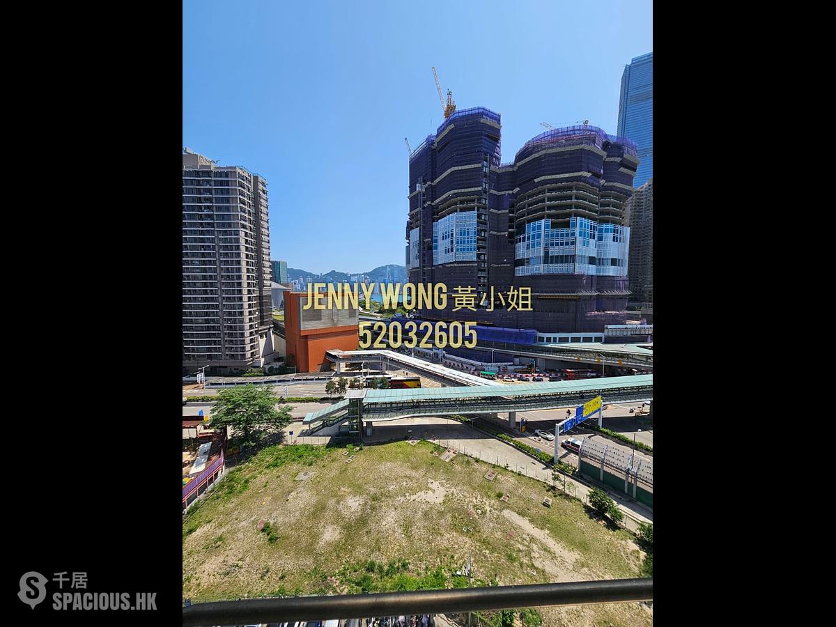 Sheung Wan - Man King Building 01