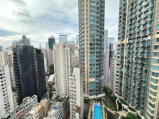 Wan Chai - The Avenue Phase 2 Block 2 04
