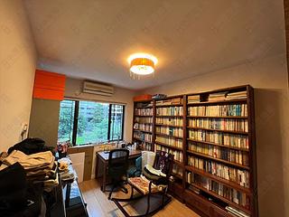 Pok Fu Lam - Baguio Villa Block 42 09