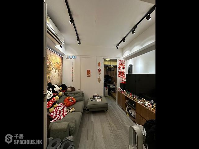 Wan Chai - Cheong Ip Building 01