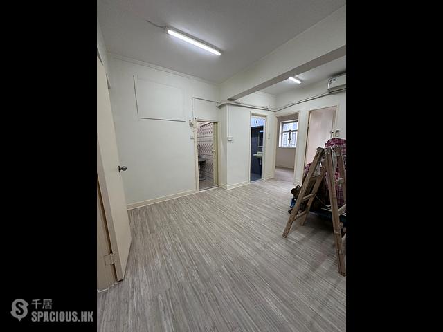 Mong Kok - Lung Ma Building 01