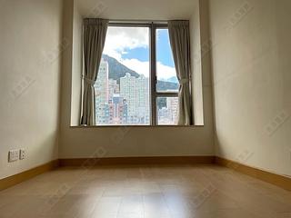 Sai Ying Pun - Island Crest Block 2 04