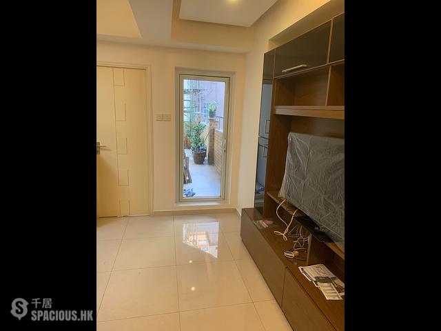 Sai Ying Pun - Lap Poon Building 01