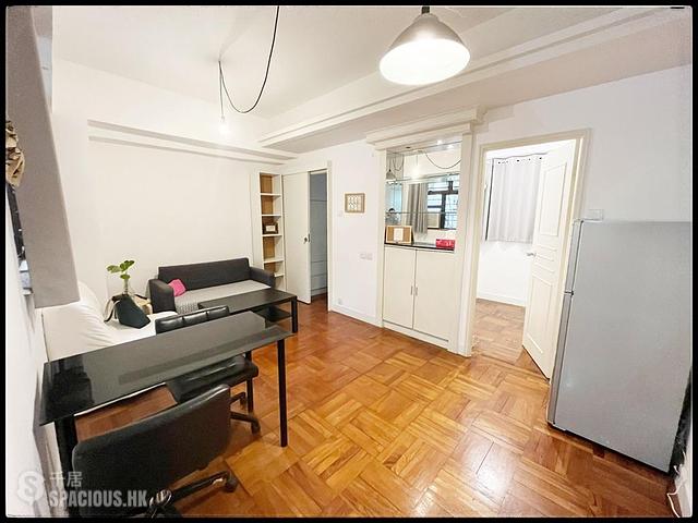 Sai Ying Pun - 226-228, Queen's Road West 01