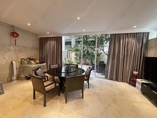 Chung Hom Kok - Cypresswaver Villas 03