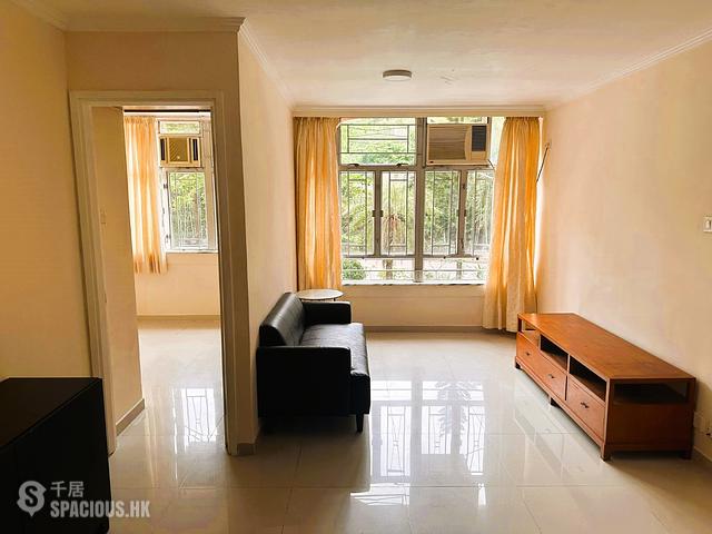 Chung Hom Kok - Lung Yan Court 01