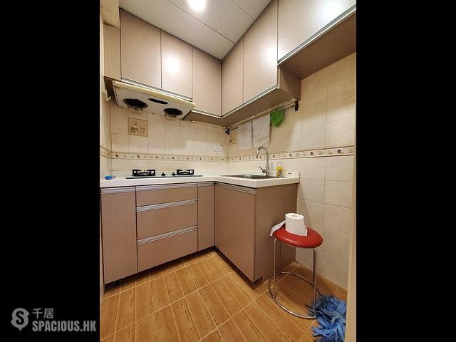 Wan Chai - On On Mansion 02