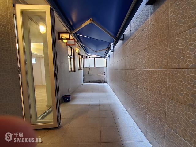Wan Chai - On On Mansion 03