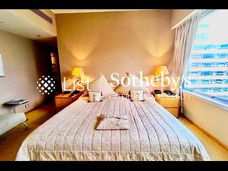 Wan Chai - Convention Plaza Apartments 04