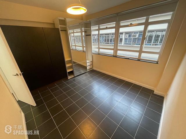 Central - 45, Gough Street 01
