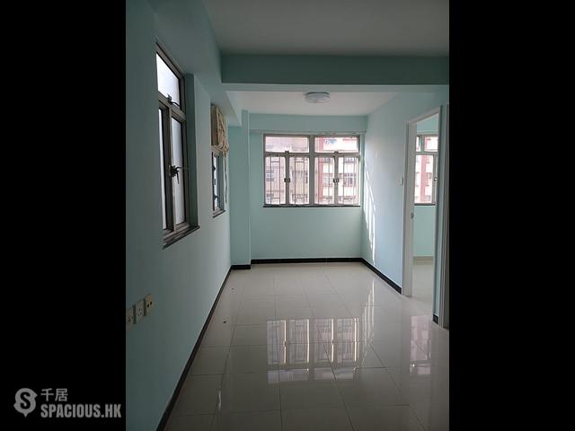 North Point - Kar On House 01