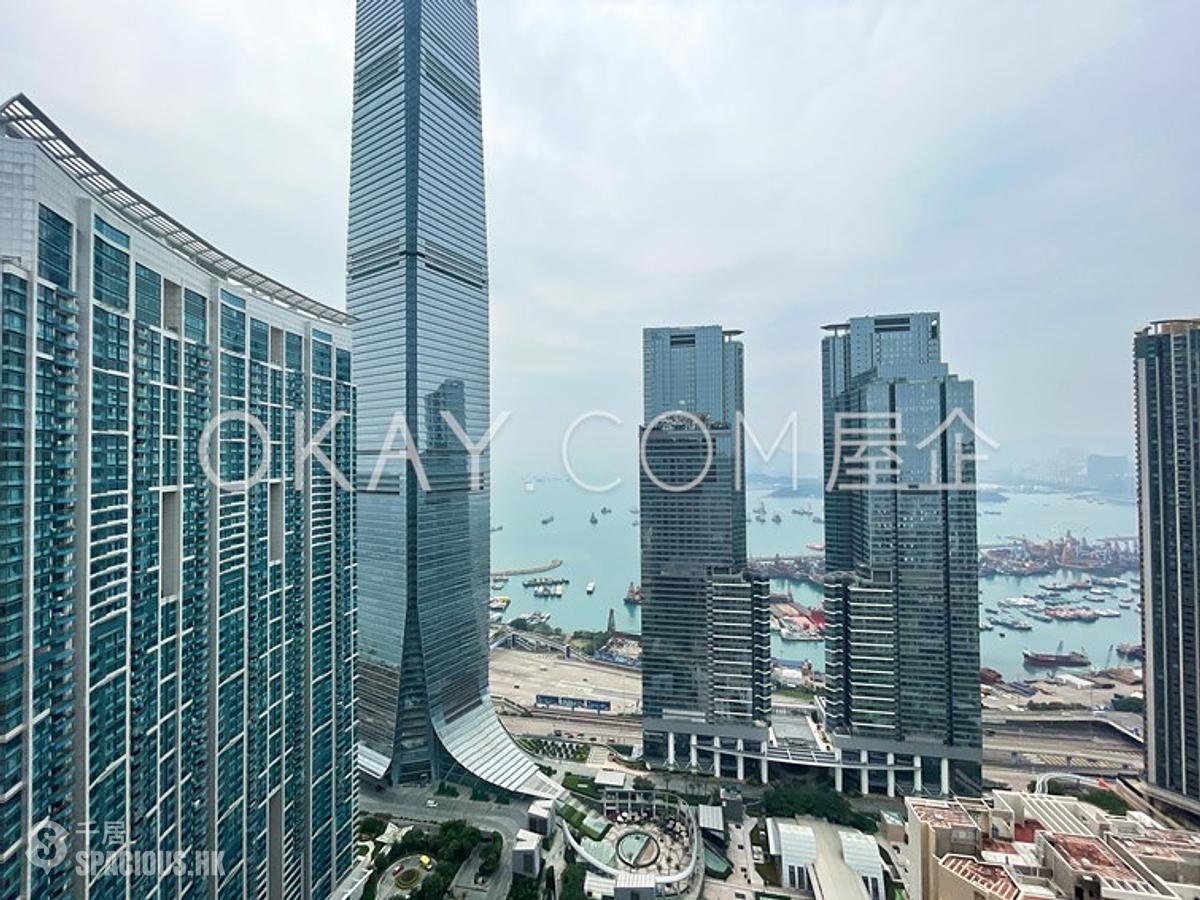 West Kowloon - The Arch 01
