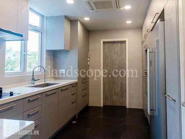 Chung Hom Kok - Hillgrove 06
