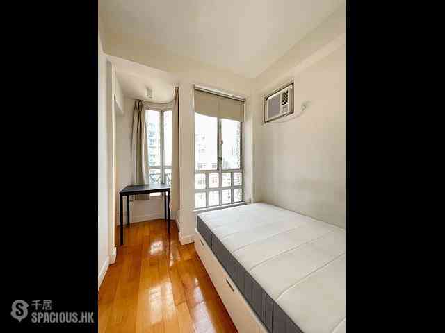 Wan Chai - Yan King Court 01