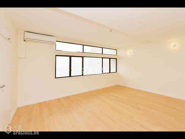 Chung Hom Kok - Coral Villas 02