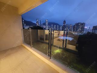 Tai Hang - Swiss Towers 08