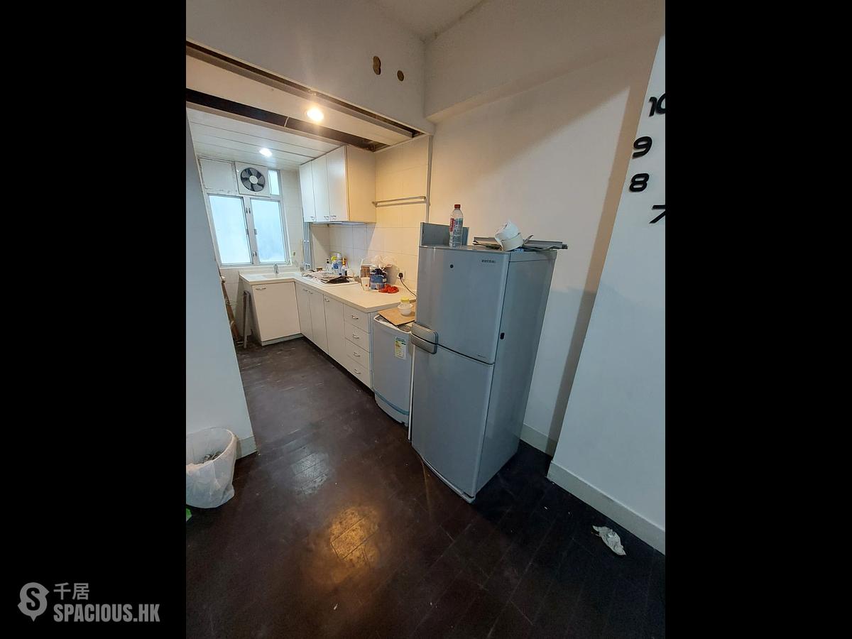 Sheung Wan - 14, Hillier Street 01