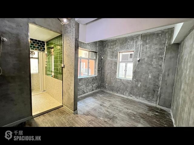 Sai Ying Pun - 32, Second Street 01