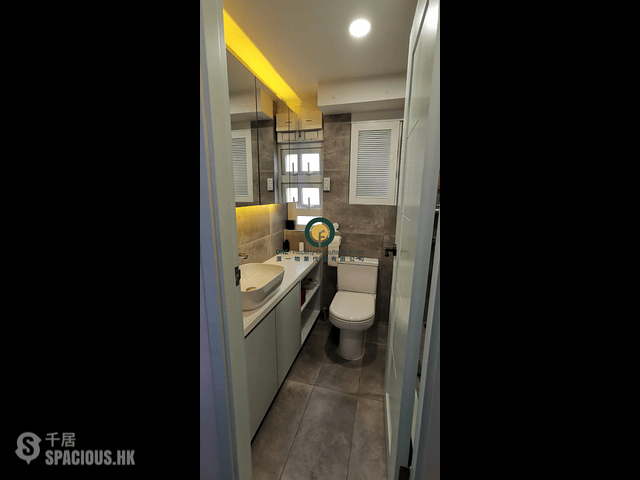 Sai Ying Pun - Koon Wah Building 04