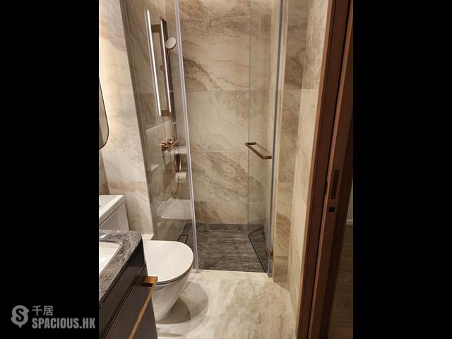 Sai Ying Pun - Des Voeux W Residence 01