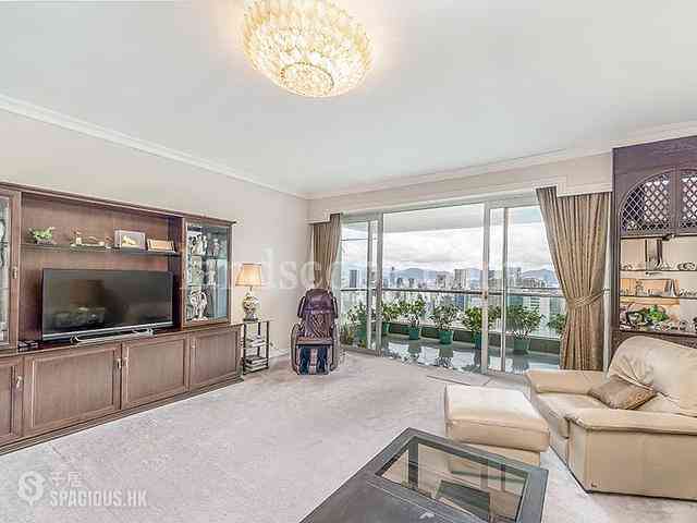 Stubbs Road - Evergreen Villa 01