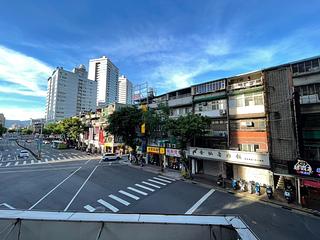 Xinyi - X Lane 482, Songshan Road, Xinyi, Taipei 11