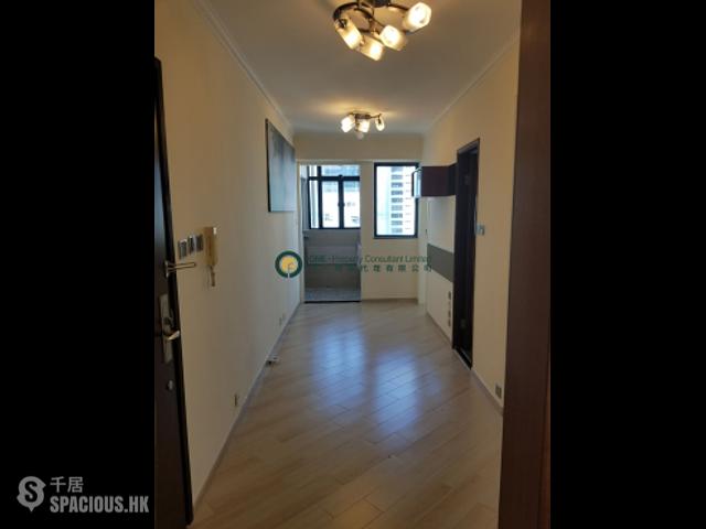 Sai Ying Pun - Fung King Court 01