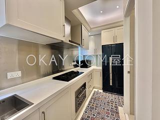 Chung Hom Kok - Cypresswaver Villas 04