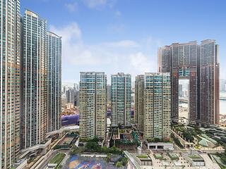 West Kowloon - The Cullinan (Tower 21 Zone 5 Star Sky) 02