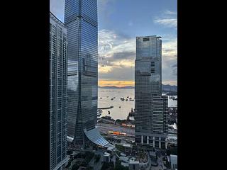 West Kowloon - The Arch Star Tower (Block 2) 10