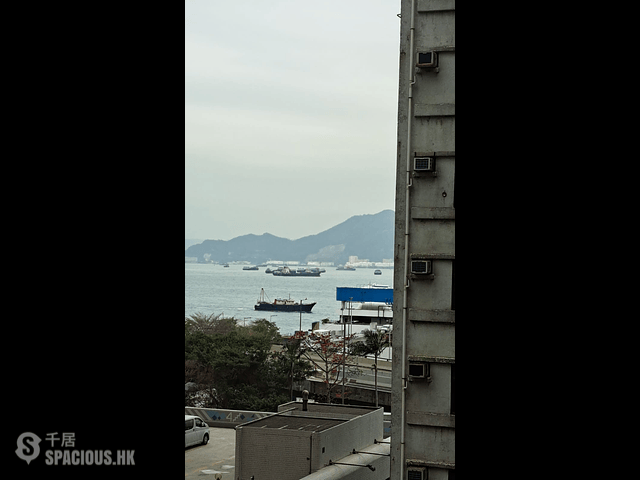 Shek Tong Tsui - Chong Yip Centre Block A 01