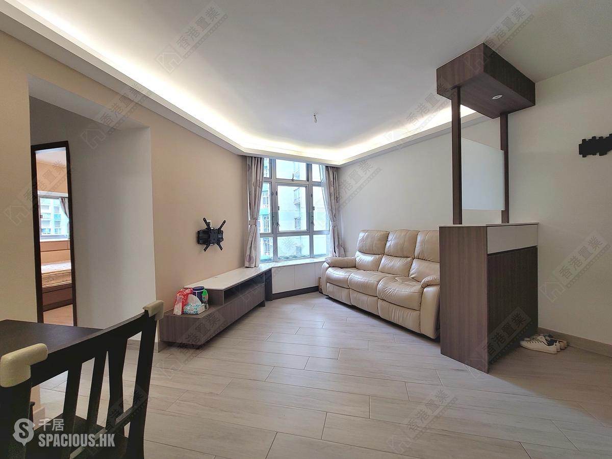 Ap Lei Chau - South Horizons Phase 3 Mei Wah Court (Block 22) 01