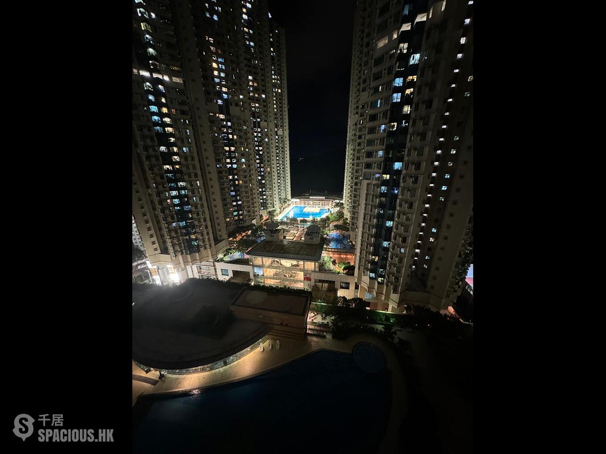 Tseung Kwan O - The Grandiose 01