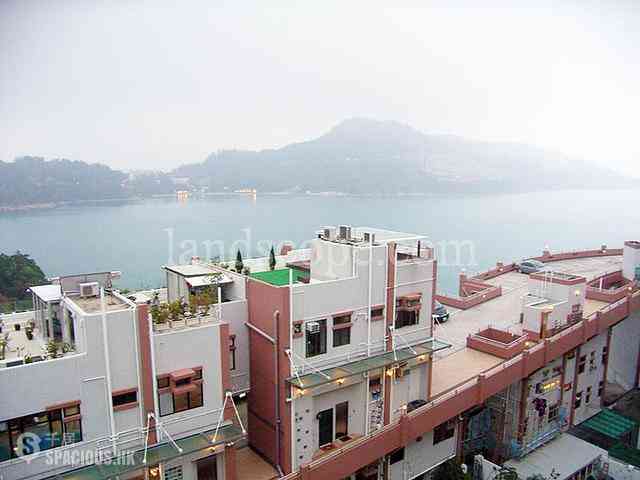 Chung Hom Kok - Cypresswaver Villas 01