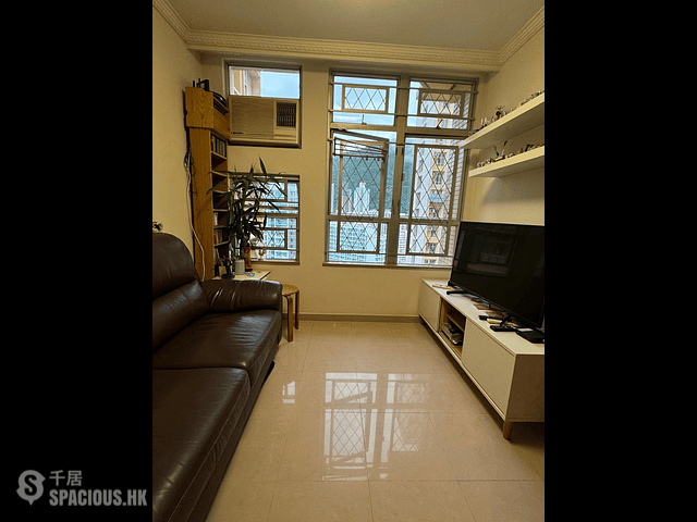 Shau Kei Wan - Tung Yuk Court Tung Hiu House (Block C) 01