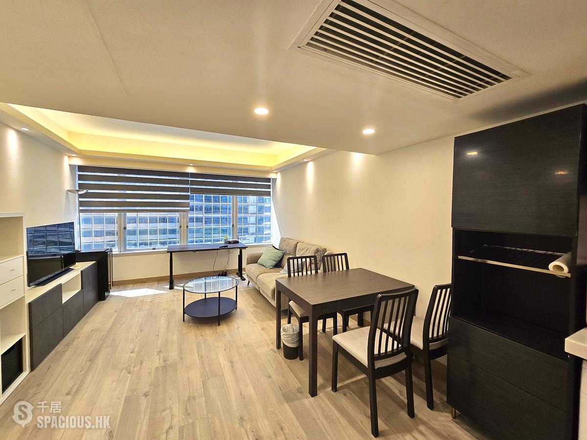 Wan Chai - Convention Plaza Apartments 01