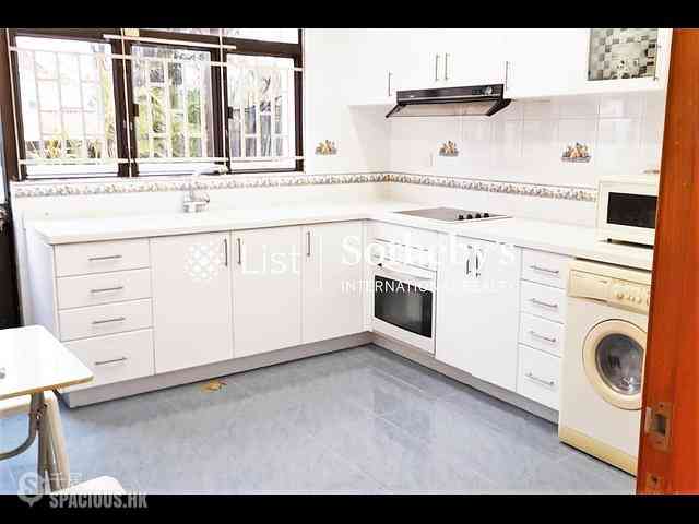 Clear Water Bay - Billows Villa 02