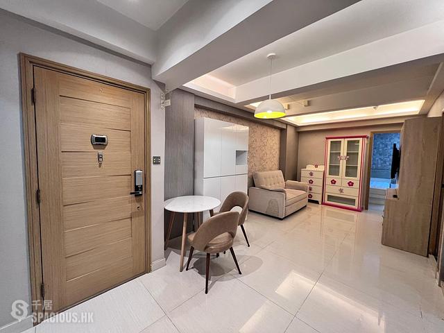 Wan Chai - Luen Wo Building 01