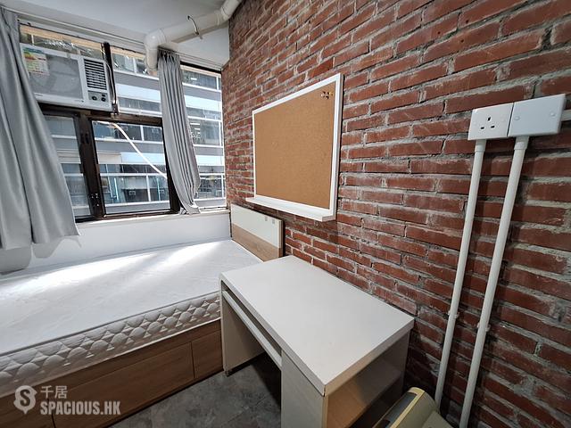 Sheung Wan - 69, Bonham Strand 01