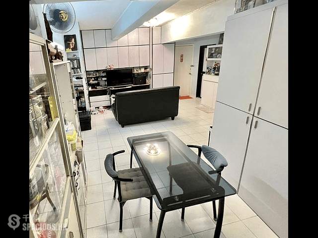 Sai Wan Ho - 210, Shau Kei Wan Road 05